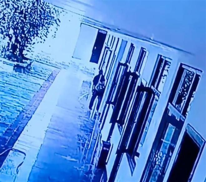 女子一丝不挂被人2次刷开房门？酒店安全岂能如此不靠谱